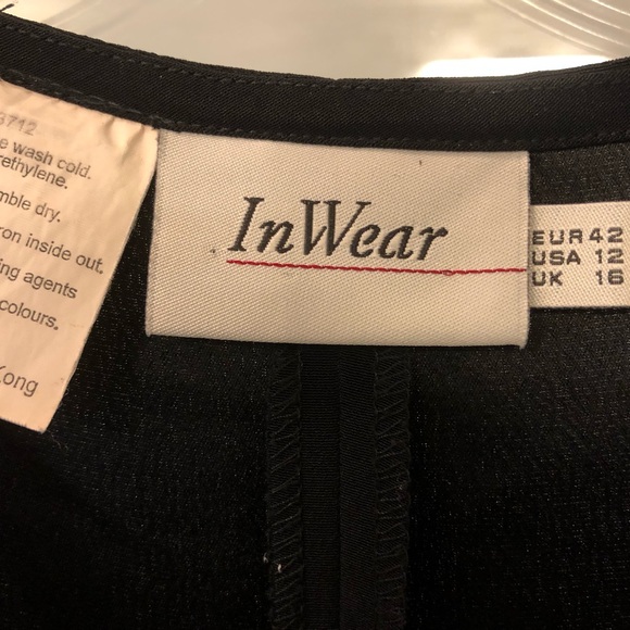 2-piece black and white In Wear top and skirt. Sizes 12 & 10. - Picture 9 of 12